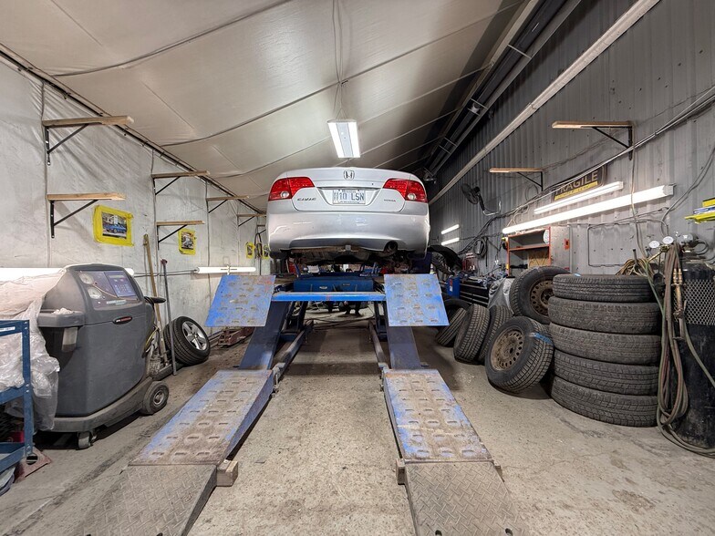 More Photos Of 4278 St Frontenac, Frontenac Auto Repair For Sale