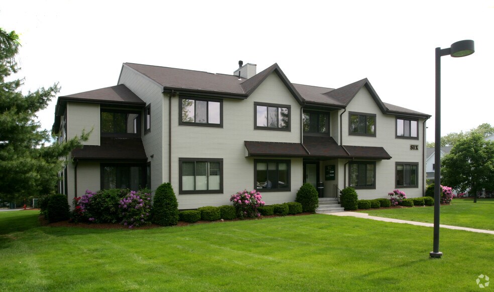 More Photos Of 2 Forest Park Dr, Farmington Unknown For Lease