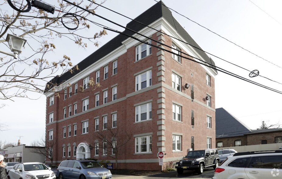 Primary Photo Of 20 Community Pl, Morristown Office For Lease