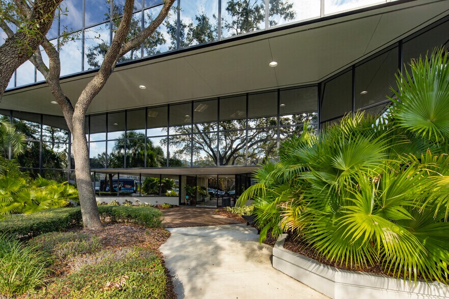 More Photos Of 3505 E Frontage Rd, Tampa Office For Lease