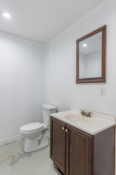 More Photos Of 159 Mitch Ave, Tuscumbia Self Storage For Lease