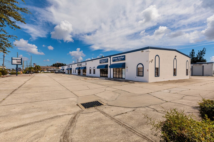 More Photos Of 12505 66th St N, Largo Warehouse For Lease