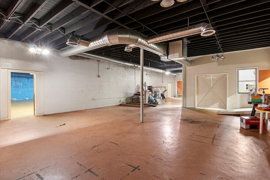 More Photos Of 987 Hollywood Rd NW, Atlanta Industrial For Sale