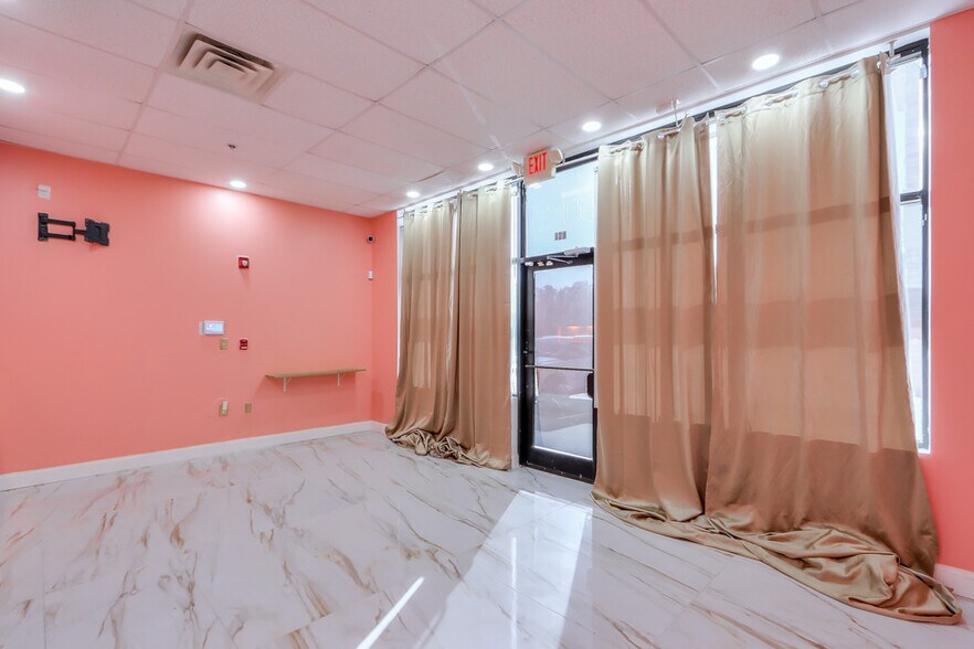 More Photos Of 5725 State Bridge Rd, Johns Creek Freestanding For Lease