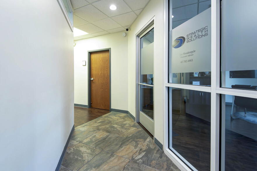 More Photos Of 1420-1426 E Bradford Pky, Springfield Medical For Lease