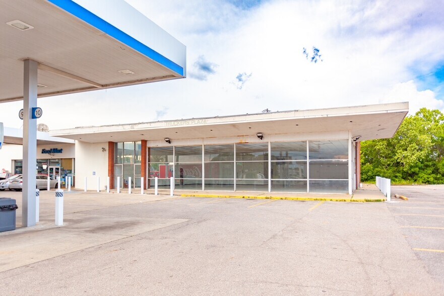 More Photos Of 2429 Carraway Blvd, Birmingham Service Station For Lease