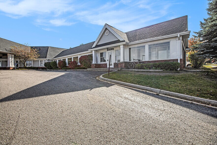 More Photos Of 525 W Mitchell St, Petoskey Office For Sale