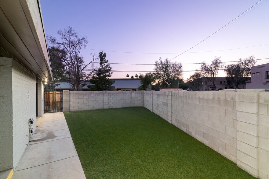 More Photos Of 914 S Kenwood Cir, Tempe Apartments For Sale