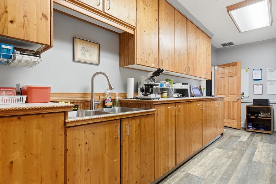 More Photos Of 2853 Lower Union Hill Rd, Canton Veterinarian Kennel For Sale