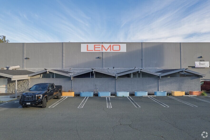 More Photos Of 2575 E Bayshore Rd, Redwood City Warehouse For Sale