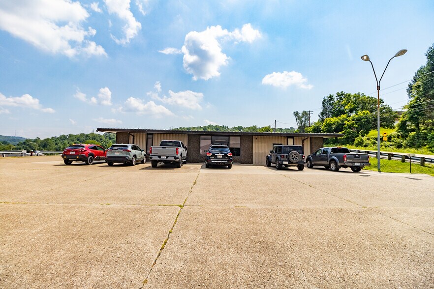 More Photos Of 385 Good Hope Pike, Clarksburg Healthcare For Sale