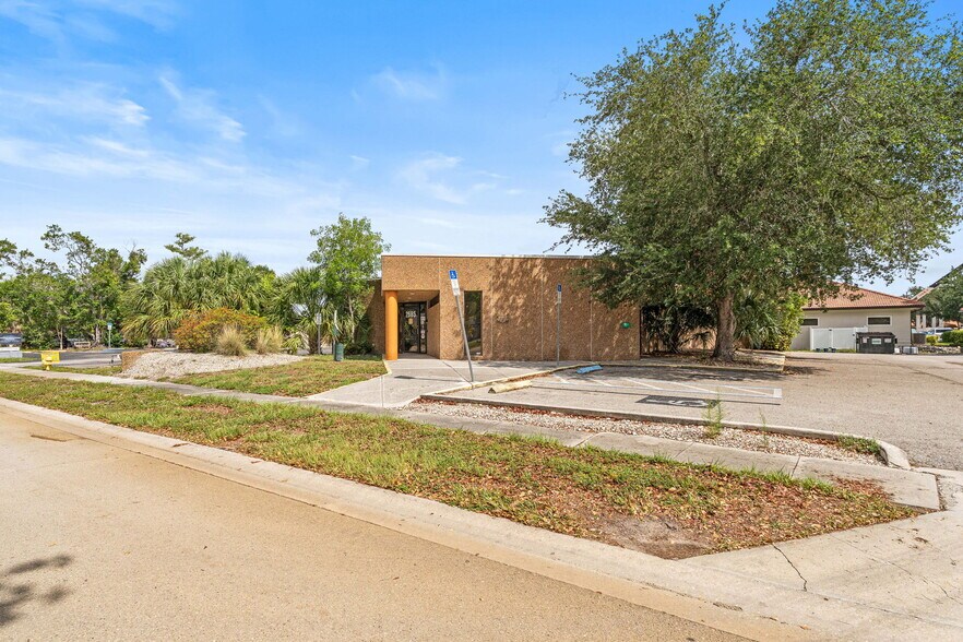 More Photos Of 2685 Swamp Cabbage Ct, Fort Myers Medical For Sale