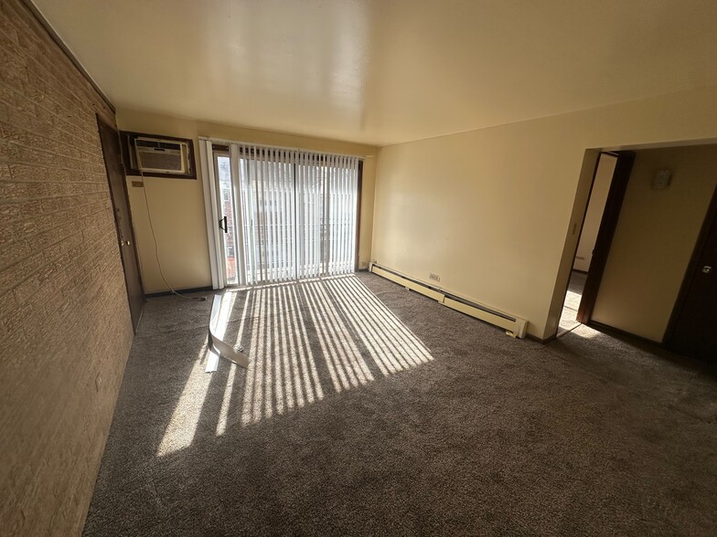 More Photos Of 13039 Wood St, Blue Island Apartments For Sale