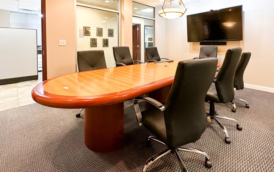 More Photos Of 207 W Millbrook Rd, Raleigh Office For Lease