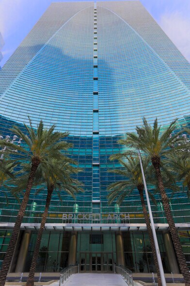 More Photos Of 1395 Brickell Ave, Miami Office Residential For Lease
