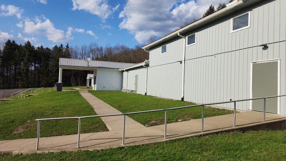 More Photos Of 4250 N State St, Salamanca Freestanding For Sale