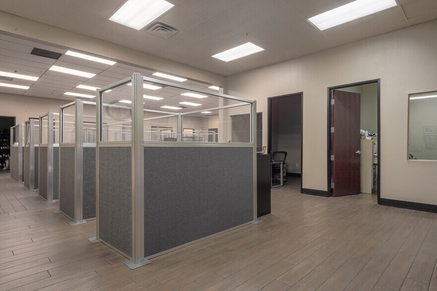 More Photos Of 4427 E Sunset Rd, Henderson Freestanding For Lease