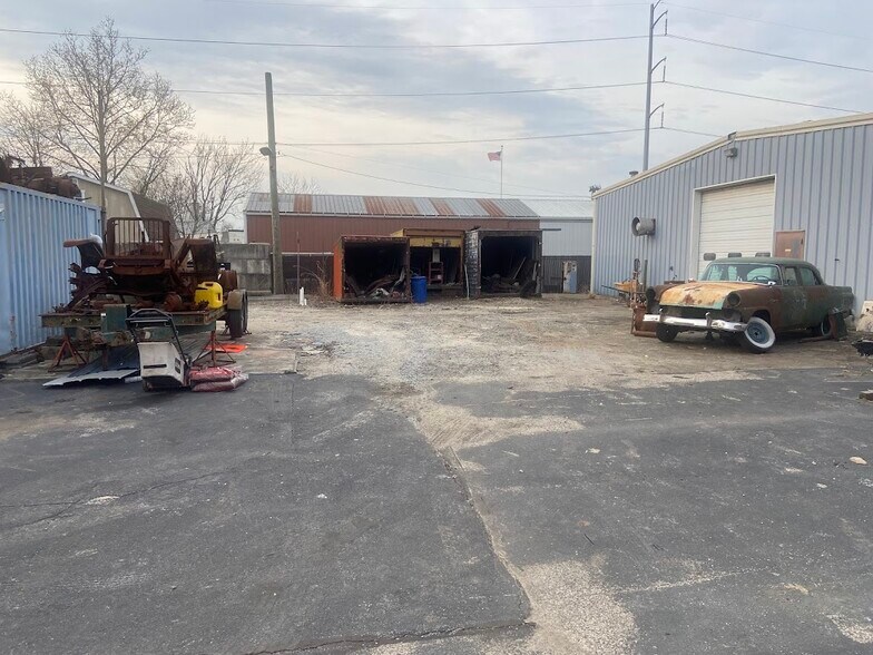 More Photos Of 311-315 Oak Ln, Glenolden Self Storage For Sale