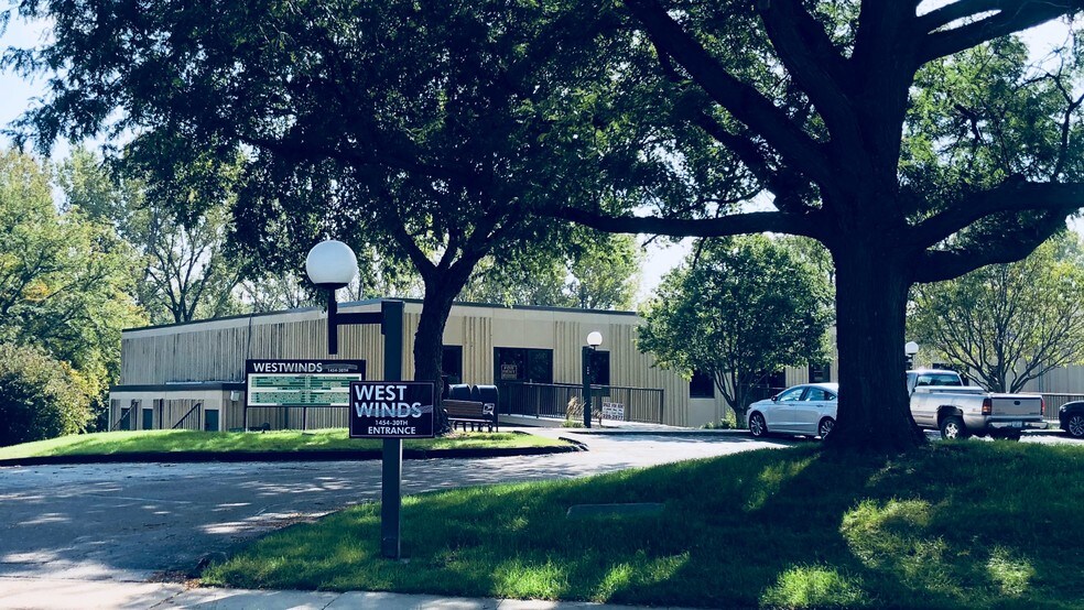 More Photos Of 1454 30th St, West Des Moines Office For Sale