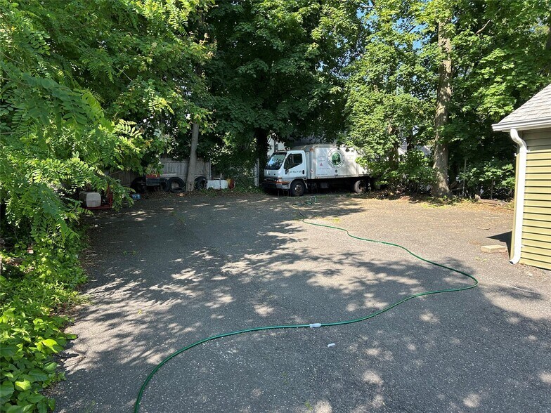 More Photos Of 153 Main St, Kings Park Office For Sale