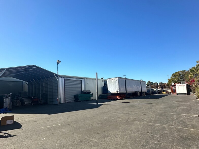 More Photos Of 444 Athol St, San Bernardino Warehouse For Sale