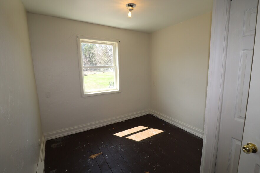 More Photos Of 22195 Highway 63, Grand View Storefront Retail Residential For Sale