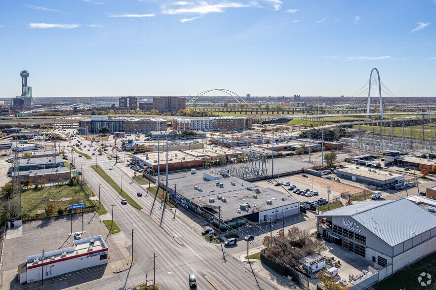 More Photos Of 921 N Riverfront Blvd, Dallas Loft Creative Space For Lease