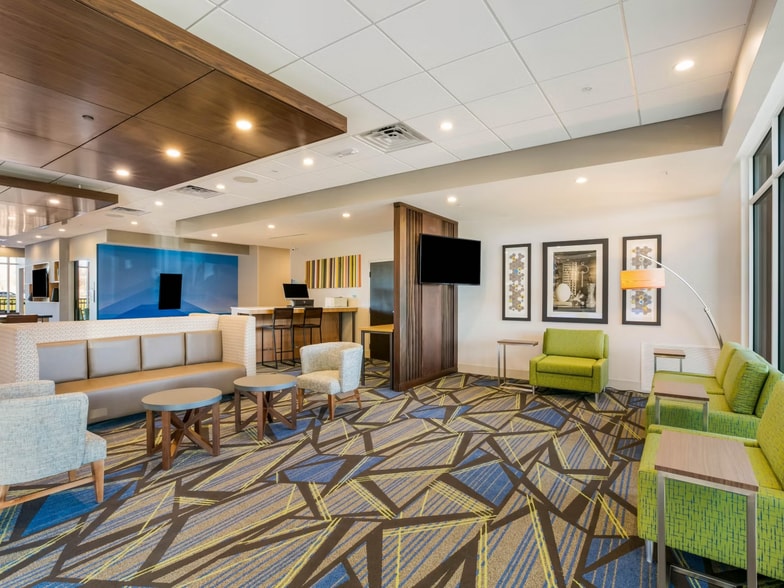 More Photos Of 10573 Brightman Blvd, Jacksonville Hotel For Sale