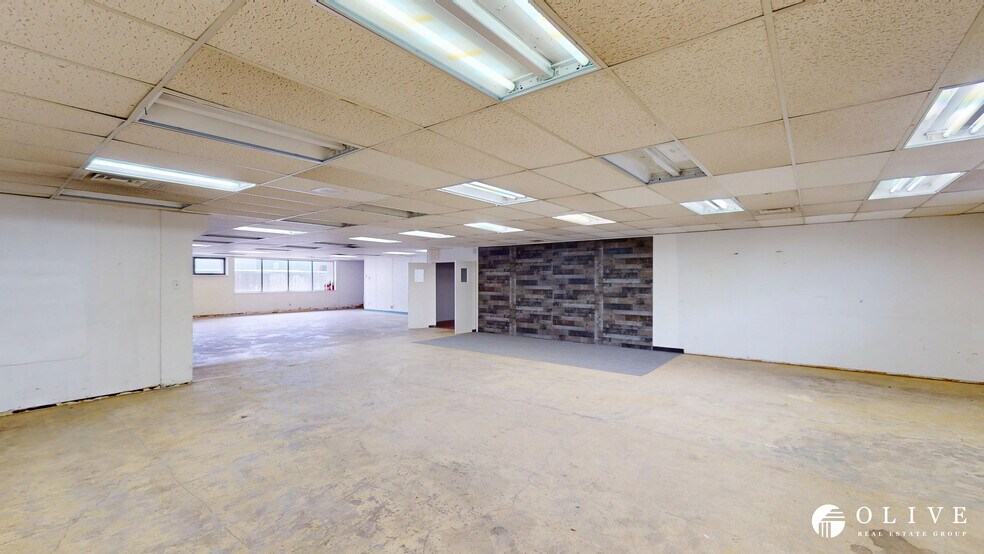More Photos Of 3709 E Platte Ave, Colorado Springs Showroom For Sale