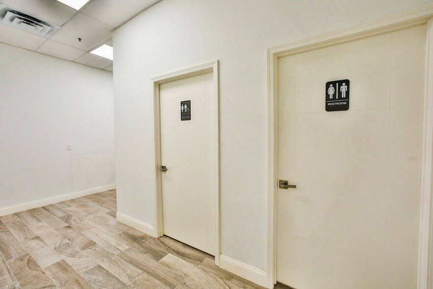 More Photos Of 213 Shaw Ave, Pasadena Industrial For Lease