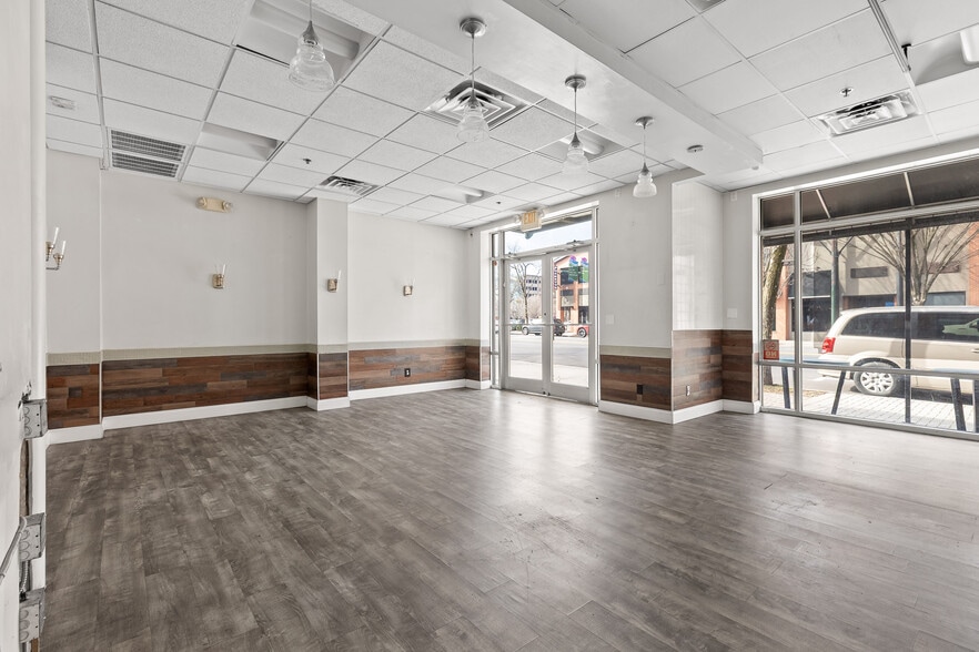 More Photos Of 100 Market St, Chattanooga Storefront For Sale