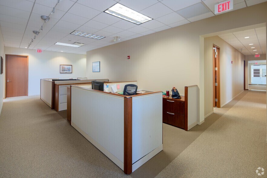 More Photos Of 799 Central Ave, Highland Park Storefront Retail Office For Lease