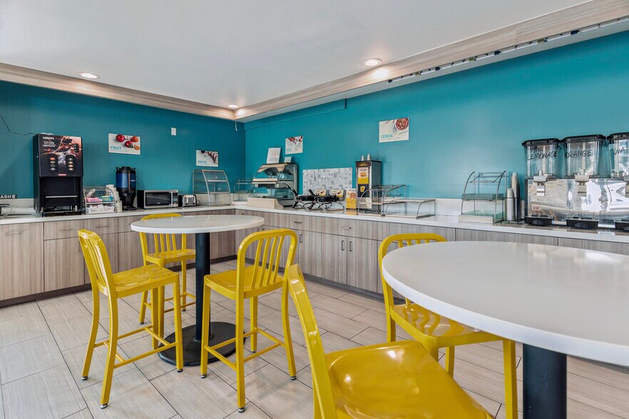 More Photos Of 1215 R St, Merced Hotel For Sale