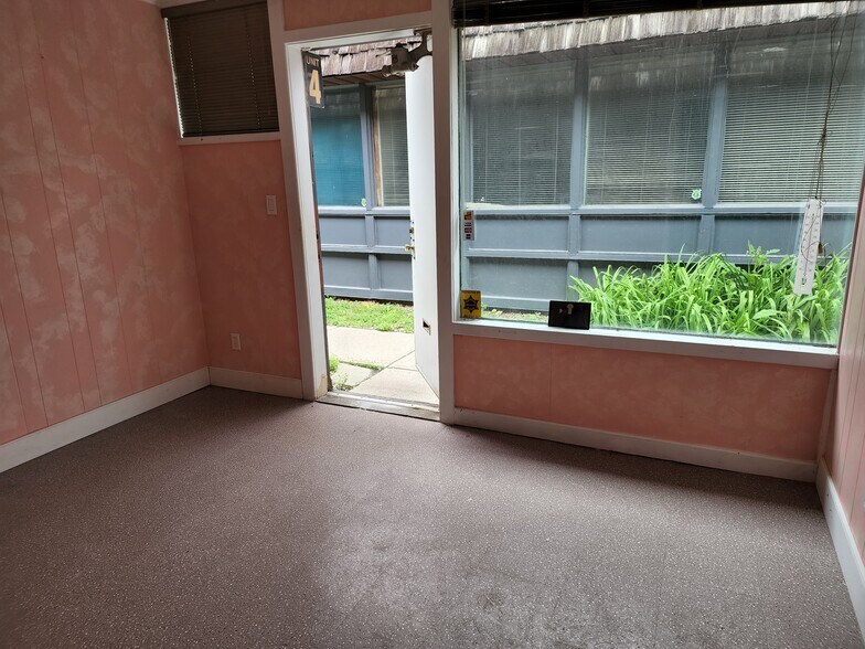 More Photos Of 1310 Ouellette, Windsor Office For Lease