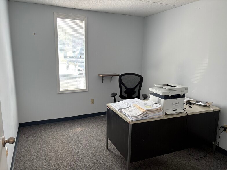 More Photos Of 308 S Court St, Marion Freestanding For Sale