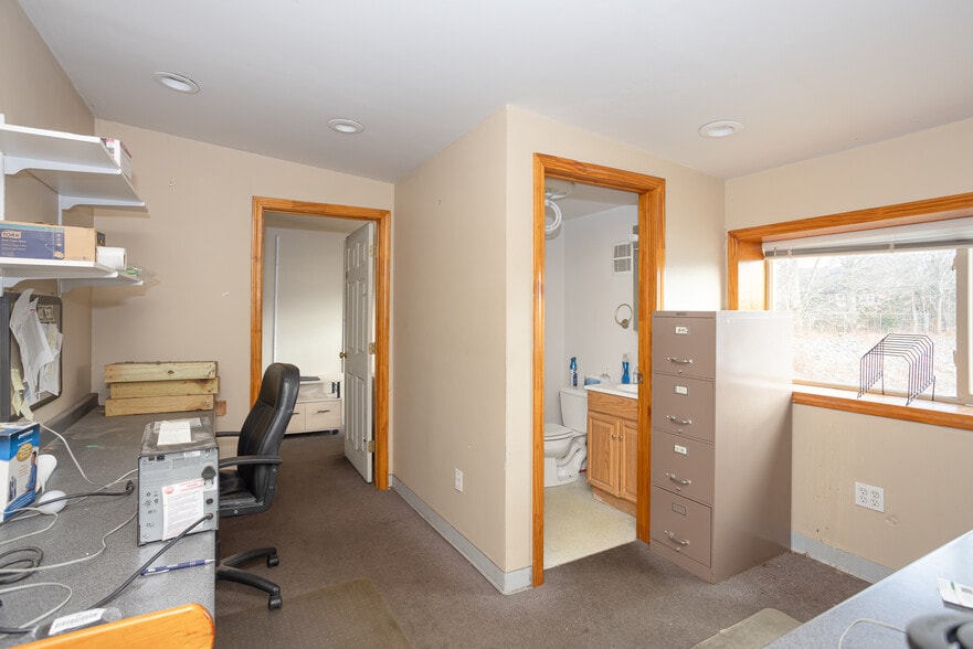 More Photos Of 1079 Aquidneck Ave, Middletown Industrial For Sale