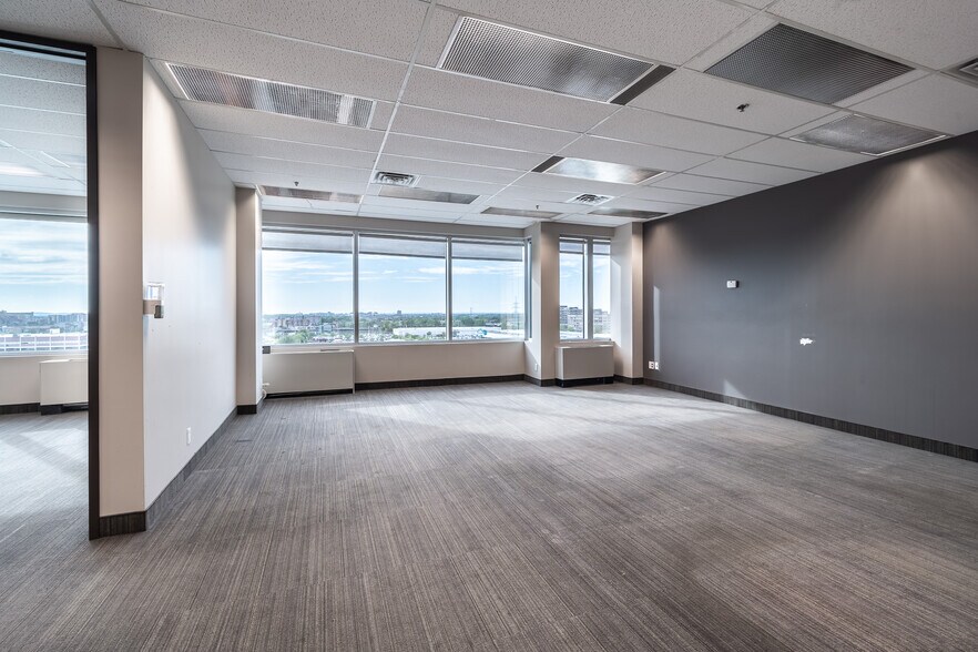 More Photos Of 9001 Boul De L'acadie, Montréal Office For Lease