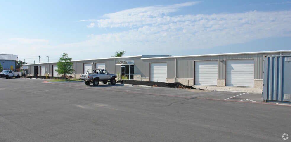 More Photos Of 8708 S Congress Ave, Austin Light Distribution For Lease