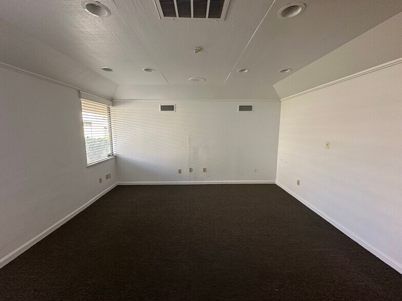More Photos Of 2491 W Shaw Ave, Fresno Office For Sale