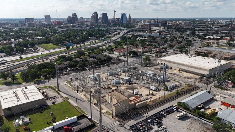 Primary Photo Of 226-232 Rivas St, San Antonio Manufacturing For Sale