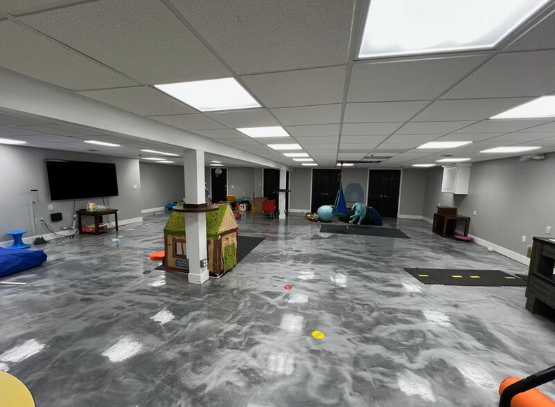 More Photos Of 42450 Hayes Rd, Clinton Township Medical For Lease