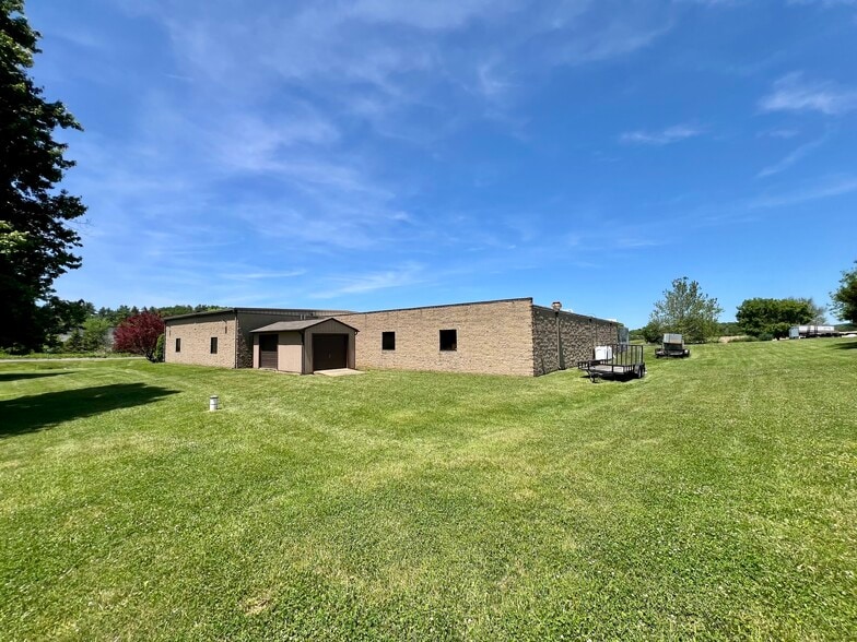More Photos Of 1303 Avondale Rd, New Windsor Warehouse For Sale