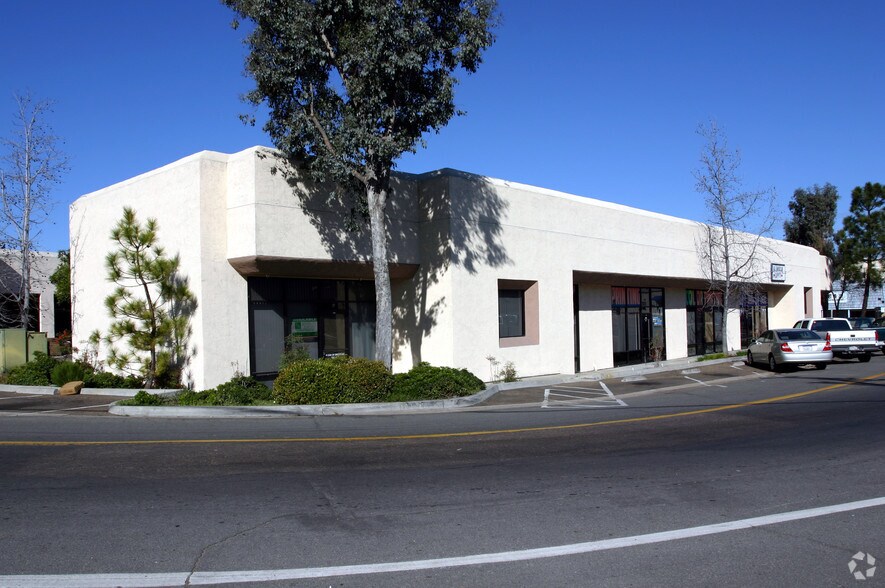 More Photos Of 8186 Center St, La Mesa Flex For Lease