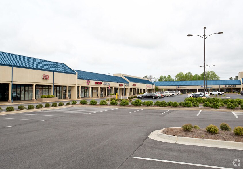 More Photos Of 3700 Block Pepperell Pky, Opelika Unknown For Lease