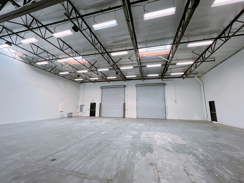 More Photos Of 15350 Fairfield Ranch Rd, Chino Hills Warehouse For Lease