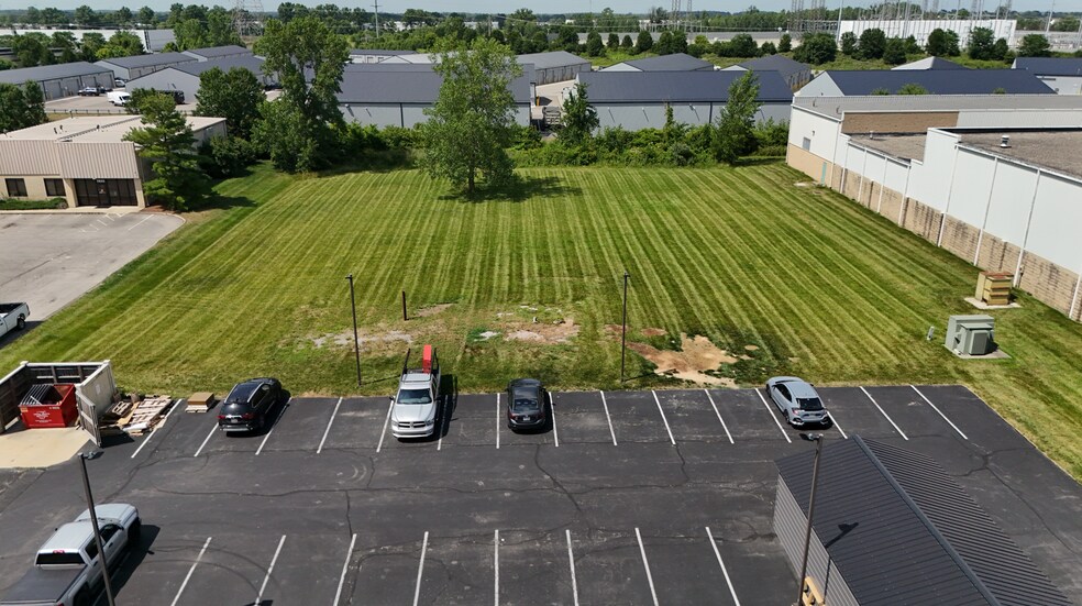 More Photos Of 7790 N Central Dr, Lewis Center Warehouse For Lease