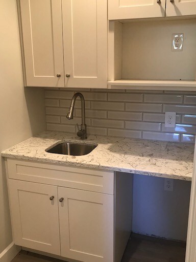 More Photos Of 413 Vardry St, Greenville Office For Lease