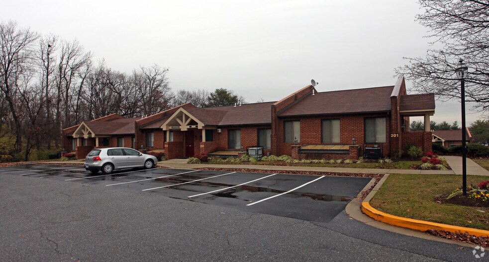 Primary Photo Of 7050 Chesapeake Rd, Landover Hills Medical For Lease