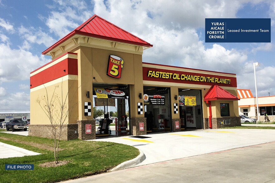 Primary Photo Of 8825 State Road 52, Hudson Auto Repair For Sale