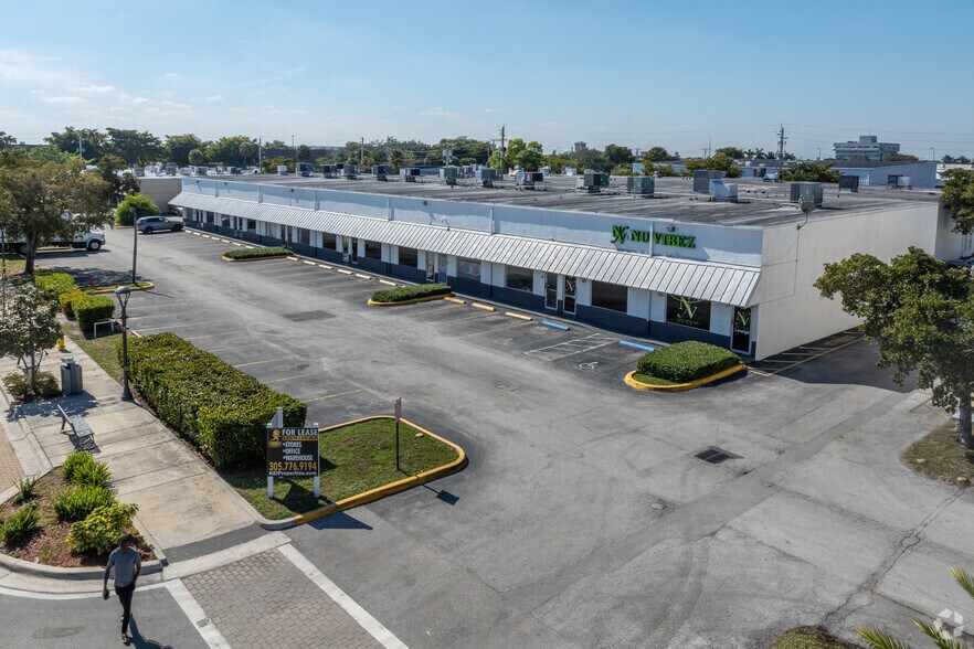 More Photos Of 1823-1853 NW 38th Ave, Lauderhill Flex For Lease